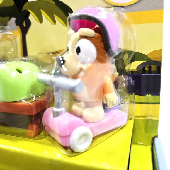 Bluey & Bingo's Scooter Fun Playset Articulated Figure & Accessory Pack NEW - Picture 6 of 6